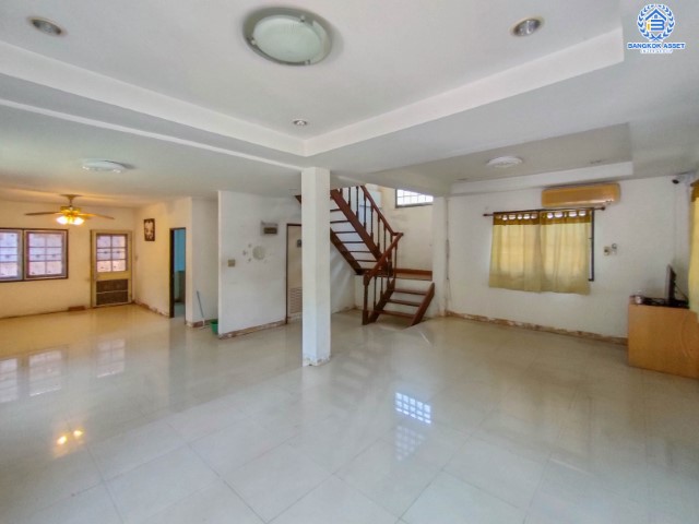 *****บ้านเดี่ยวมือสองย่านกรุงเทพฯ ม.สิรีธรวิลล์ ประชาอุทิศ หลังมุม! เนื้อที่กว้าง 68 ตร.ว. ฟังก์ชัน 4 ห้องนอน 3 ห้องน้ำ ที่จอดรถ 1 คัน แถมฟรี! เครื่องปรับอากาศ 5 เครื่อง บ้านหลังใหญ่ สภาพเหมือนใหม่ พร้อมเข้าอยู่! บนทำเลแห่งการเดินทาง เชื่อมต่อถนนสุขสวัสสดิ์, ถนนประชาอุทิศ, ถนนพุทธบูชา ใกล้จุดขึ้นทางด่วน "กาญจนาภิเษก(ด่านบางครุ2)"